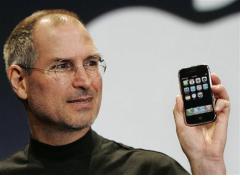 Steve-Jobs-iPhone-2011-01-17-19-15.png