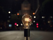 MacBook Pro Reklamı: Bulbs