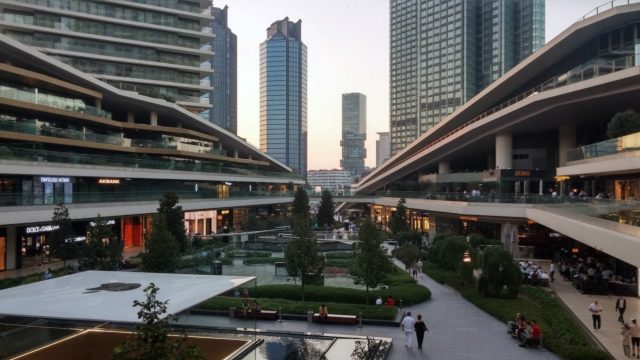 Apple Zorlu Center