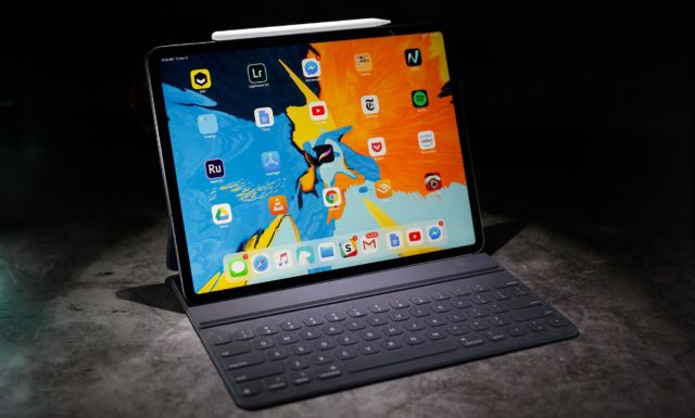 Apple, Bükülebilen iPad Pro'lar İçin Değişim Sayfası Açtı