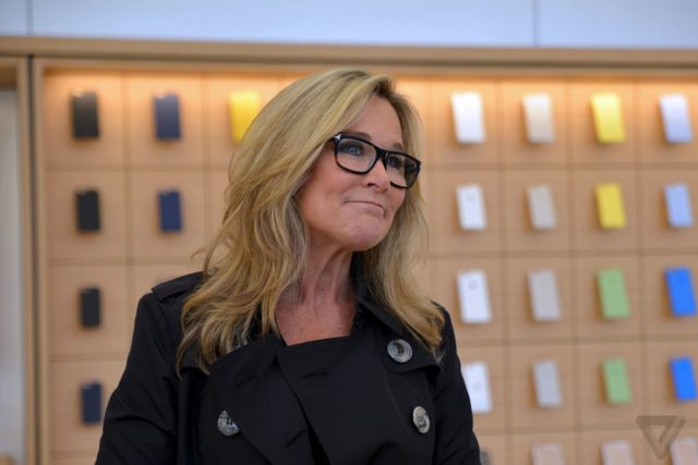 Angela Ahrendts, Apple'daki Görevinden Ayrılıyor