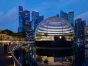 Dünyanın ilk yüzen Apple mağazası kapılarını açıyor