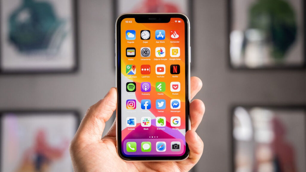 iOS 18 için geliştirme süreci durduruldu.