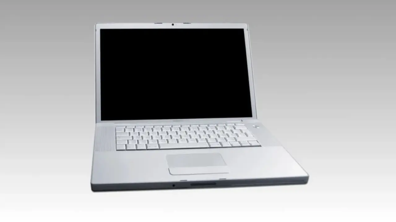 Ilk-MacBook-Pro-1.webp