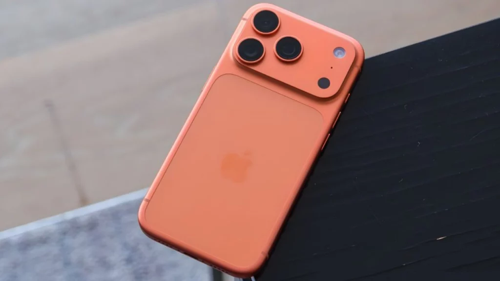 iPhone 18 Pro ön kamerası
