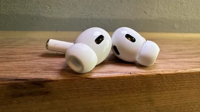 Kameralı AirPods Pro