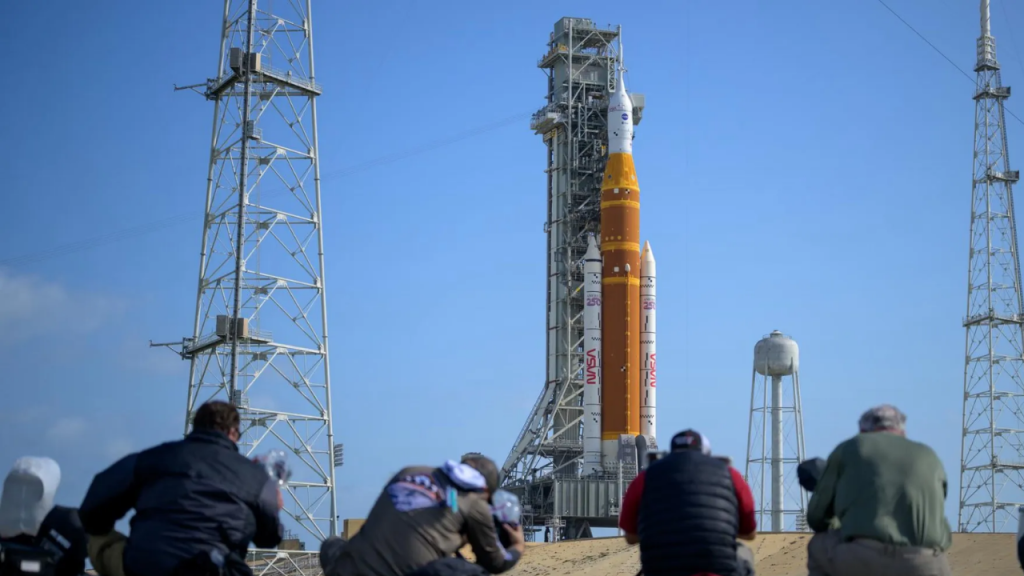 Apple Vision Pro Artemis II