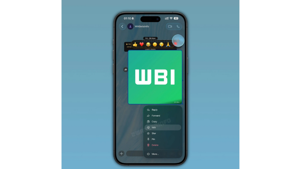 WhatsApp Liquid Glass tasarımı
