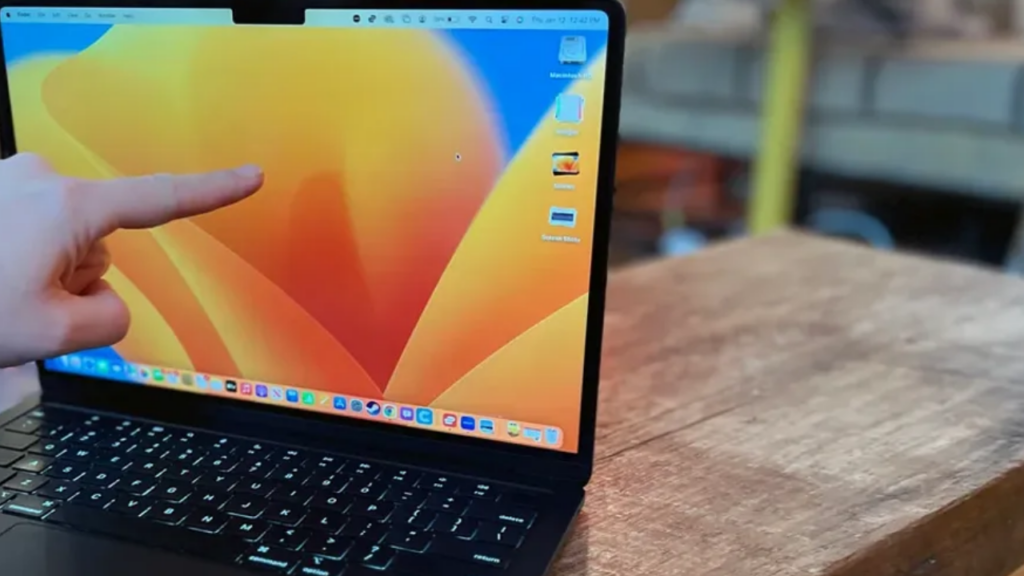 Dokunmatik ekranlı MacBook