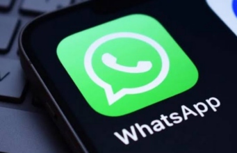 WhatsApp Liquid Glass Tasarımı Sohbet Arayüzüne Taşındı WhatsApp Liquid Glass tasarımı