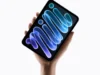 Elde tutulan yeni OLED iPad mini'nin ekranı